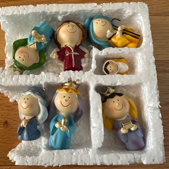 Nativity Set Holiday Time 7-Piece Child Like Figures - Picture 3 of 10